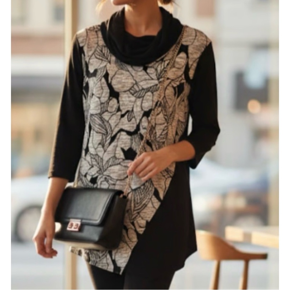 Alfred Dunner Women's Black & White Floral Jacquard Knit Tunic